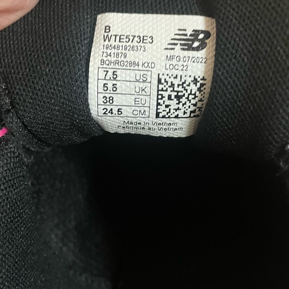 Women’s New balance All Terrain shoes - Picture 6 of 6